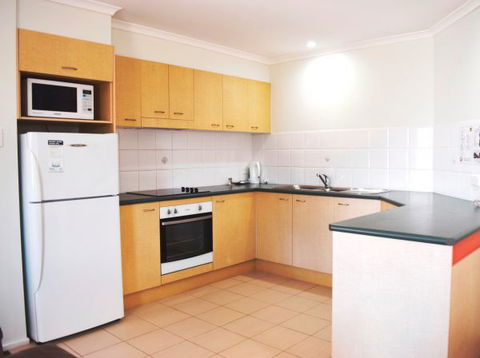 Beachside Holiday Apartments - Tourism Gold Coast 4