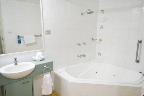 Beachside Holiday Apartments - Tourism Gold Coast 5