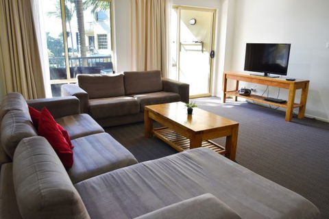 Beachside Holiday Apartments - Tourism Gold Coast 7