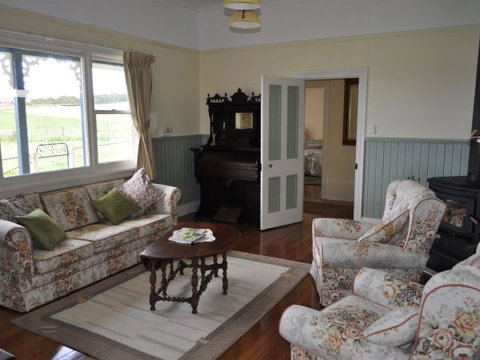 Beth's Cottage Roaring 40s - Tourism Gold Coast 3