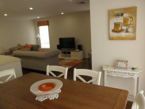 C&C's Bed And Breakfast - Tourism Gold Coast 8