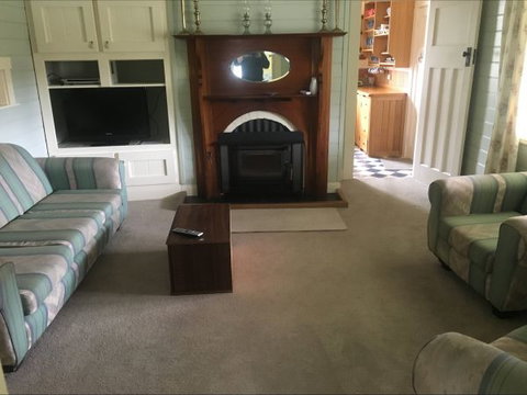 Fred's Place,  Derby - Tourism Gold Coast 4