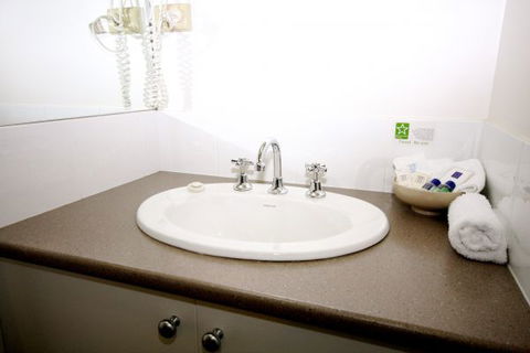 Wine Village Motor Inn - Tourism Gold Coast 7