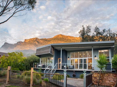 Icon Central Halls Gap - Tourism Gold Coast 0