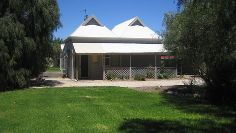 Naracoorte – Showgrounds Cottage - Tourism Gold Coast 0