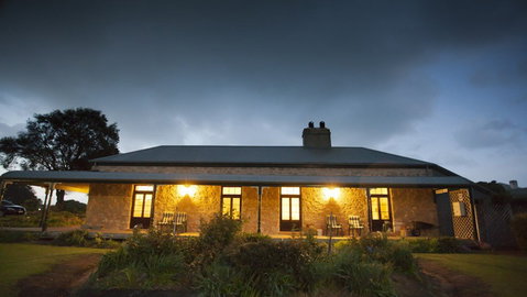 Robe House - Tourism Gold Coast 0