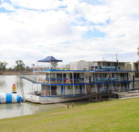 Murray River Queen Backpackers