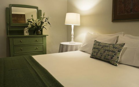 Merrijig Inn - Tourism Gold Coast 4