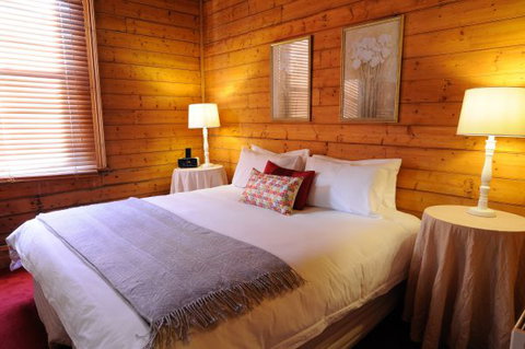 Merrijig Inn - Tourism Gold Coast 6