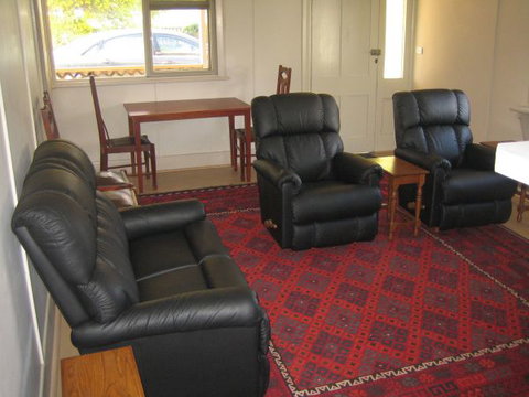 Naracoorte – Showgrounds Cottage - Tourism Gold Coast 2