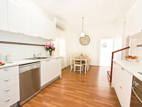 Queen's Cottage Barossa Valley - Tourism Gold Coast 4