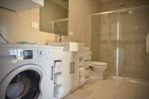 Renmark Holiday Apartments - Tourism Gold Coast 4