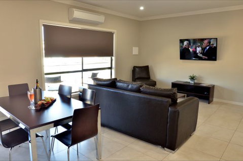 Renmark Holiday Apartments - Tourism Gold Coast 5