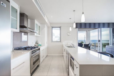 Rockingham Apartments - Tourism Gold Coast 7