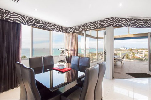 Rockingham Apartments - Tourism Gold Coast 9