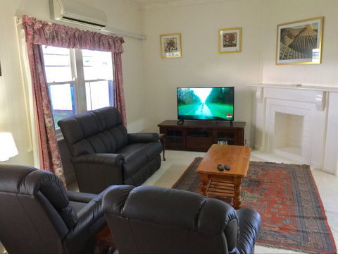 Smith Street Cottage - Tourism Gold Coast 7