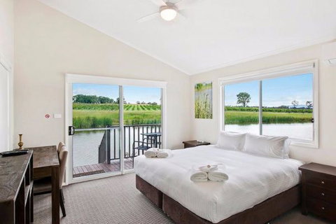 The Lakehouse At 201 - Tourism Gold Coast 0