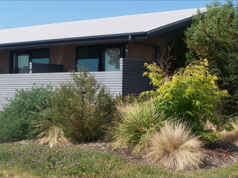 The Foreshore Motel & Tavern (Hobart) Lauderdale - Tourism Gold Coast 0