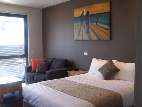 The Foreshore Motel & Tavern (Hobart) Lauderdale - Tourism Gold Coast 8