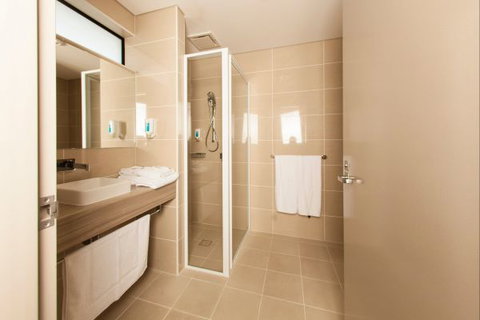 The Foreshore Motel & Tavern (Hobart) Lauderdale - Tourism Gold Coast 9