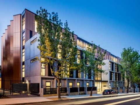 Abercombie Student Accommodation (Summer) - Tourism Gold Coast 0