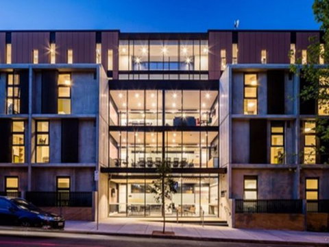 Abercombie Student Accommodation (Summer) - Tourism Gold Coast 1
