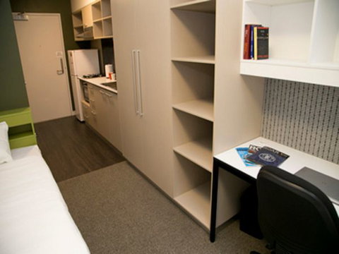 Abercombie Student Accommodation (Summer) - Tourism Gold Coast 4