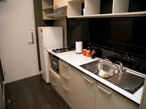 Abercombie Student Accommodation (Summer) - Tourism Gold Coast 7