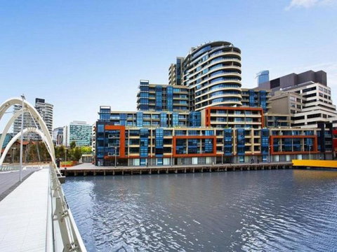 Melbourne Holiday Apartments Flinders Wharf - Tourism Gold Coast 9