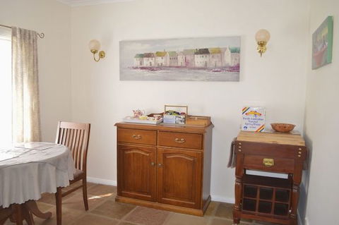 Almond Tree Cottage - Tourism Gold Coast 3