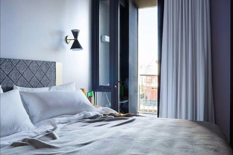 Alex Hotel Northbridge - Tourism Gold Coast 3