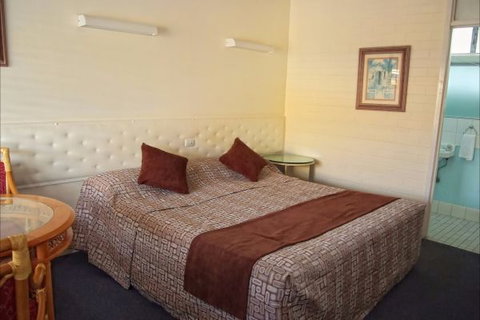 Arkana Motel - Tourism Gold Coast 8