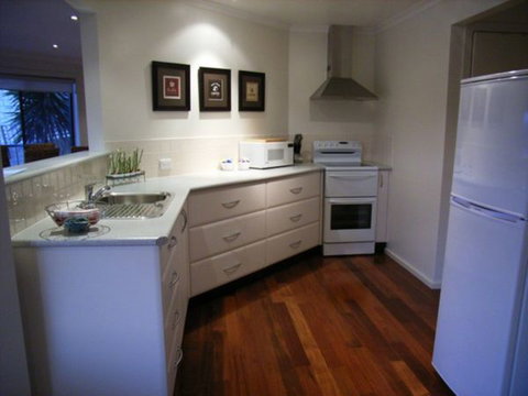 C-Deck Beach House Apartment - Tourism Gold Coast 2