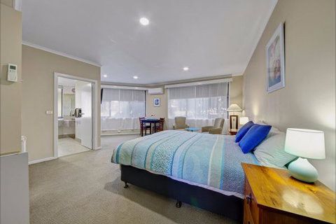 Central Deborah Motel - Tourism Gold Coast 1