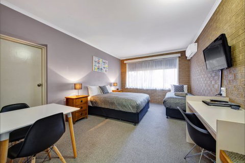 Central Deborah Motel - Tourism Gold Coast 2