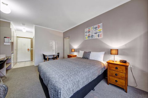 Central Deborah Motel - Tourism Gold Coast 3