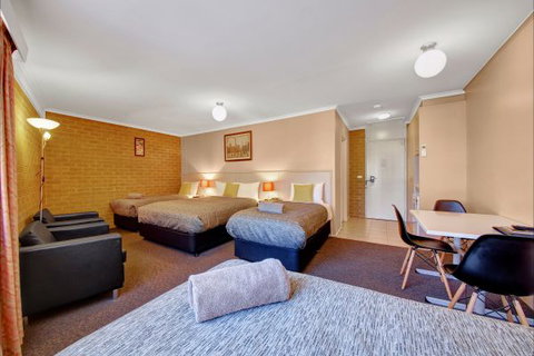 Central Deborah Motel - Tourism Gold Coast 7