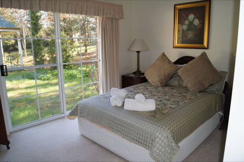 Chalets Lumineux - Tourism Gold Coast 0