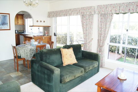 Chalets Lumineux - Tourism Gold Coast 2