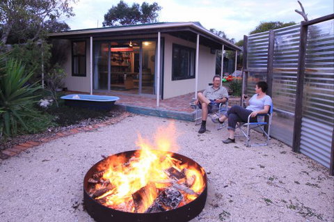 Coorong Cabins - Tourism Gold Coast 6