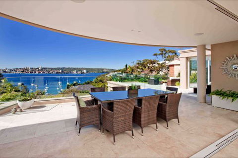 Deep Blue - Tourism Gold Coast 2