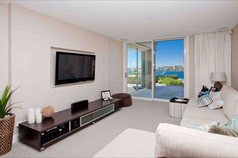 Deep Blue - Tourism Gold Coast 4