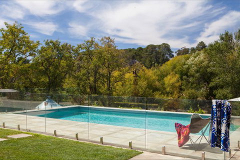 Flop House - Tourism Gold Coast 2