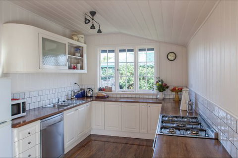 Flop House - Tourism Gold Coast 9