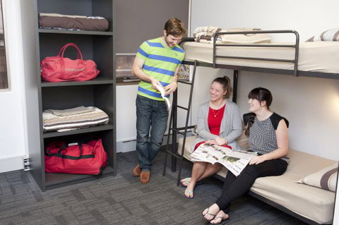 Greenhouse Backpackers - Tourism Gold Coast 0