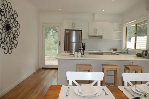 Hughes Park Cottage & Weddings - Tourism Gold Coast 4