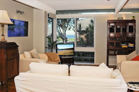 Jones Beach Haven - Tourism Gold Coast 1