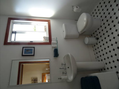Le Piaf On Treasure Bed And Breakfast - Tourism Gold Coast 3
