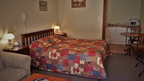 Sonbern Lodge Motel - Tourism Gold Coast 6