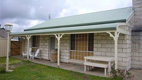 Harold's Coastal Cottage - Tourism Gold Coast 4